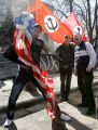 Киевские нацболы рвут флаг США в знак протеста против бомбардировки Ливии