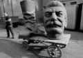Сталин и сапог. Будапешт, демонтаж памятника